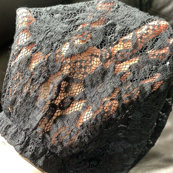 Lace off-shoulder 🔥 - Picture 4 of 4